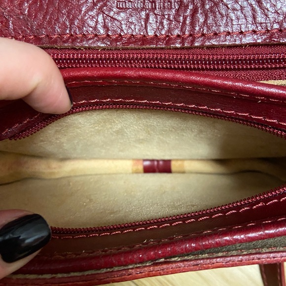 Red Italian leather crossbody purse - Picture 10 of 10